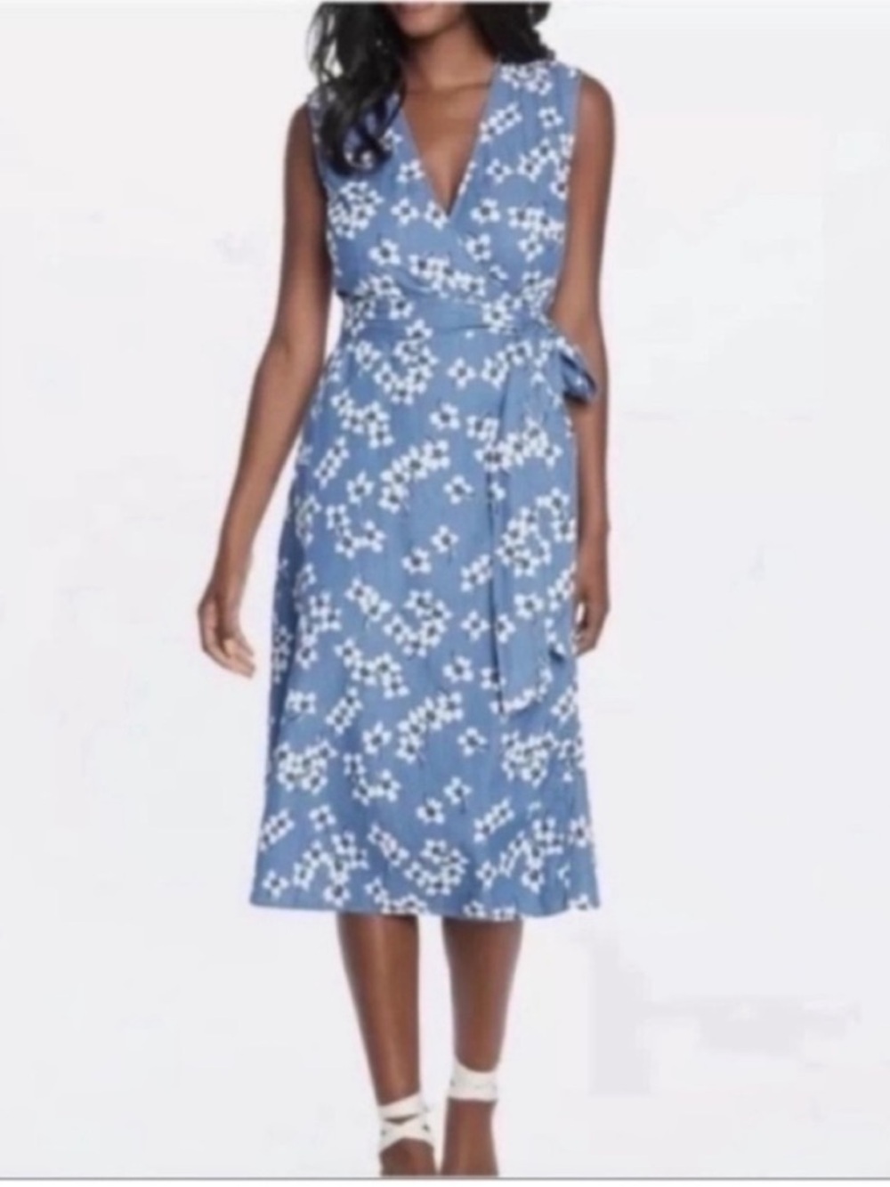 Draper James Miranda Blue White Wrap Dress Floral Flower Denim Chambray Size 4